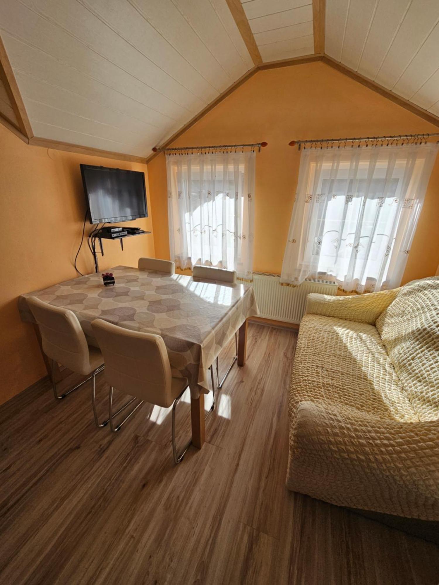 Hotel House Mirjana Smoljanac Esterno foto